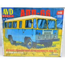 4019-КИТ Сборная модель Автобус повышенной проходимости АПП-66 (66)
